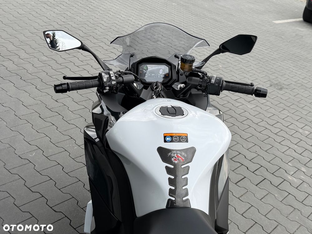 Kawasaki Ninja 1000 SX - 25