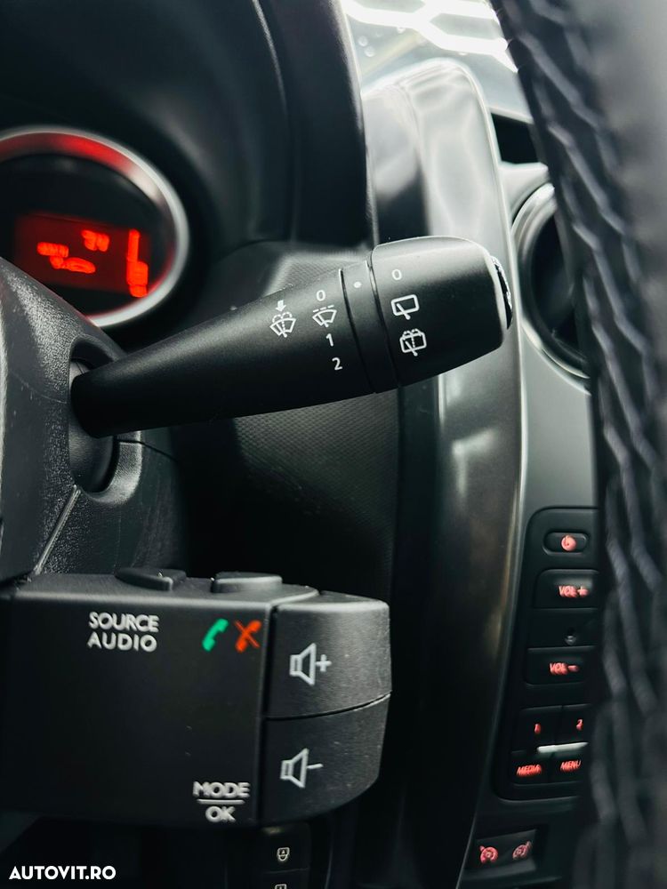 Dacia Duster SCe 115 4x2 Laureate - 27