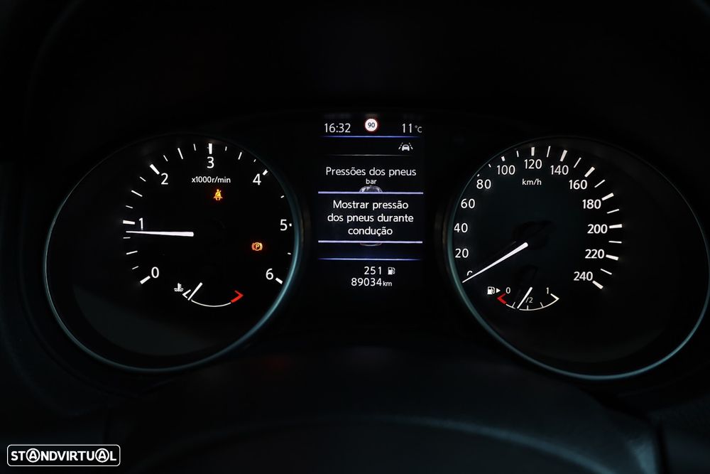 Nissan Qashqai 1.5 dCi N-Connecta J18 - 39