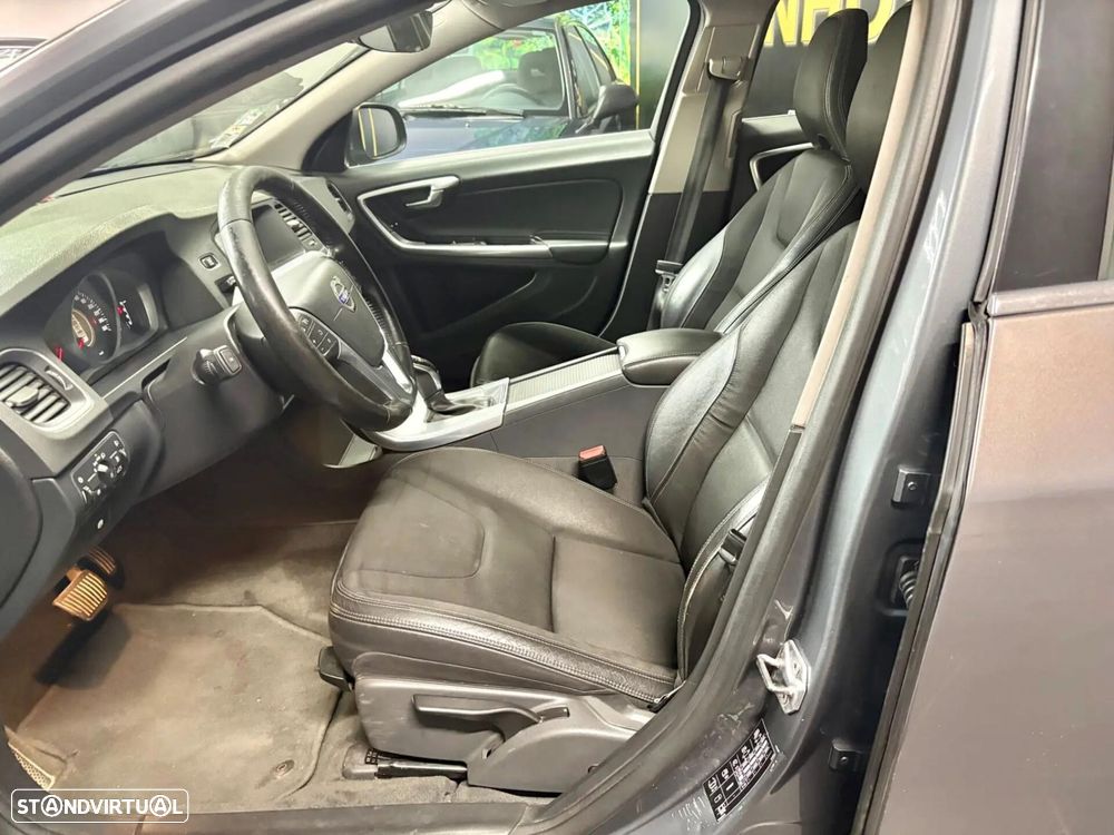 Volvo V60 2.0 D2 Summum Geartronic - 6