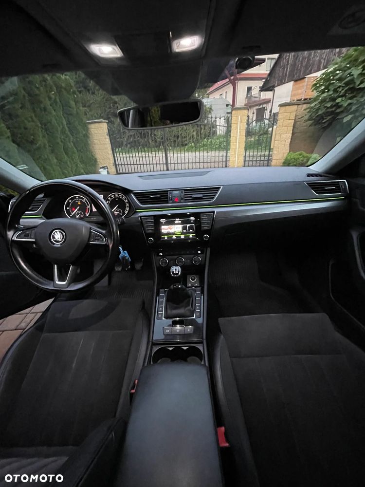 Skoda Superb 1.6 TDI Style Greenline - 14
