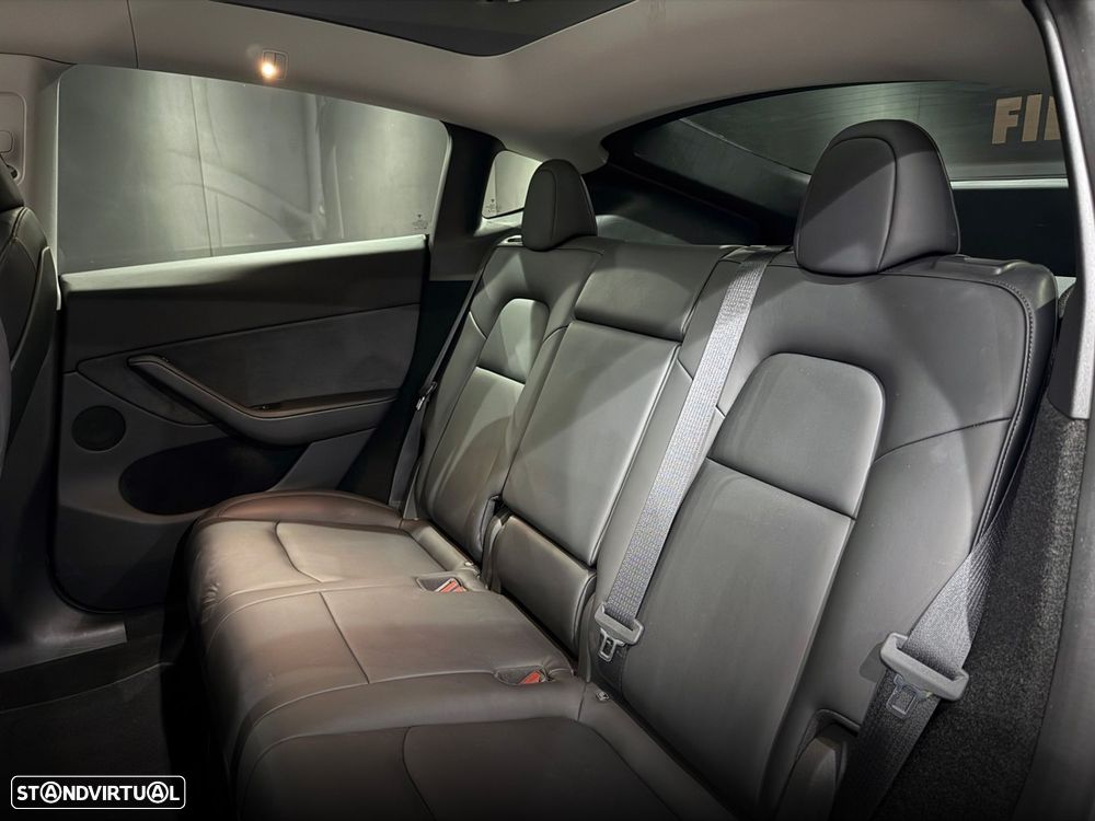 Tesla Model Y Long Range Dual Motor AWD - 30
