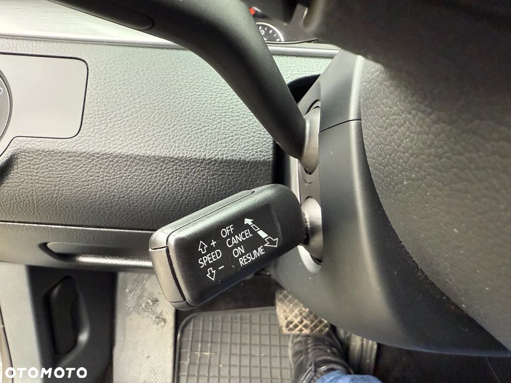 Volkswagen Passat 2.0 TDI Comfortline DSG - 9