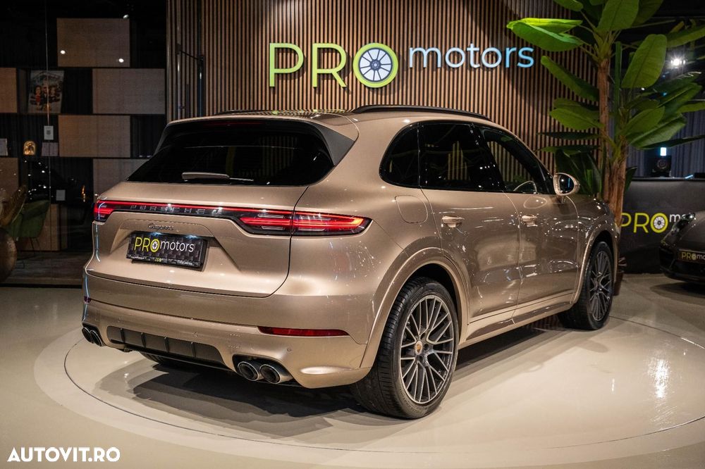 Porsche Cayenne Standard - 18