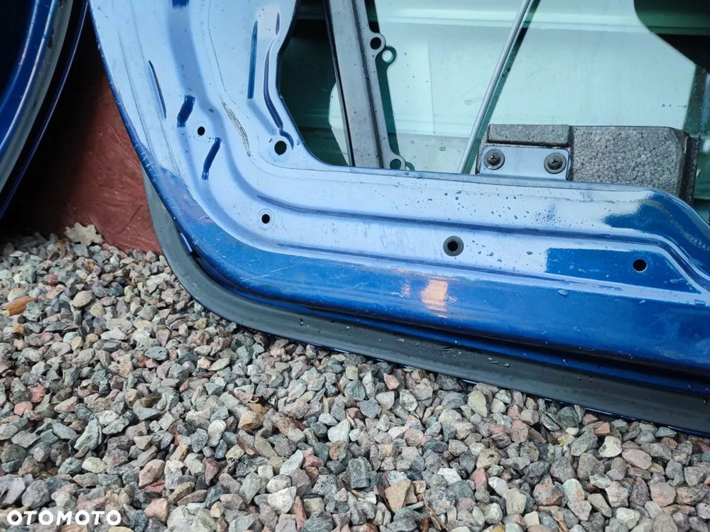 BMW E92 / E92 LCI / E93 / E93 LCI. KOMPLET ORYGINALNYCH DRZWI PRAWE / LEWE +  PODNOŚNIK SZYBY + SZYBA. O NR: 7 200 570 /  7 200 569 OEM, W KOL. LE MANS BLAU METALIC 381. BEZ RDZY - 38