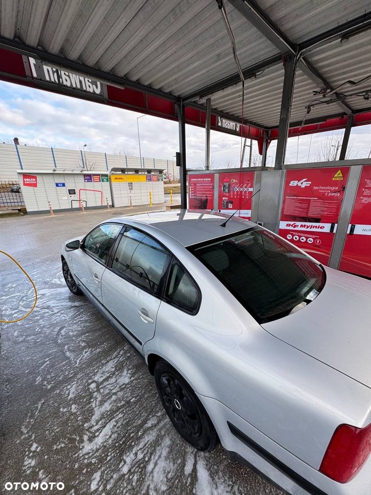 Volkswagen Passat 1.8 - 10