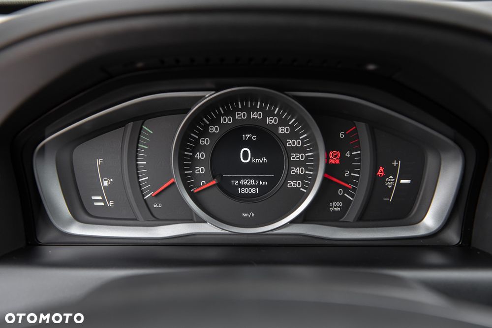 Volvo XC 60 D4 Momentum - 26