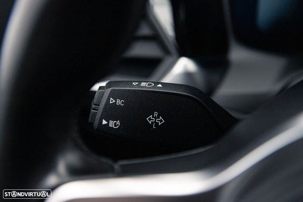 BMW 320 e Pack M Auto - 29