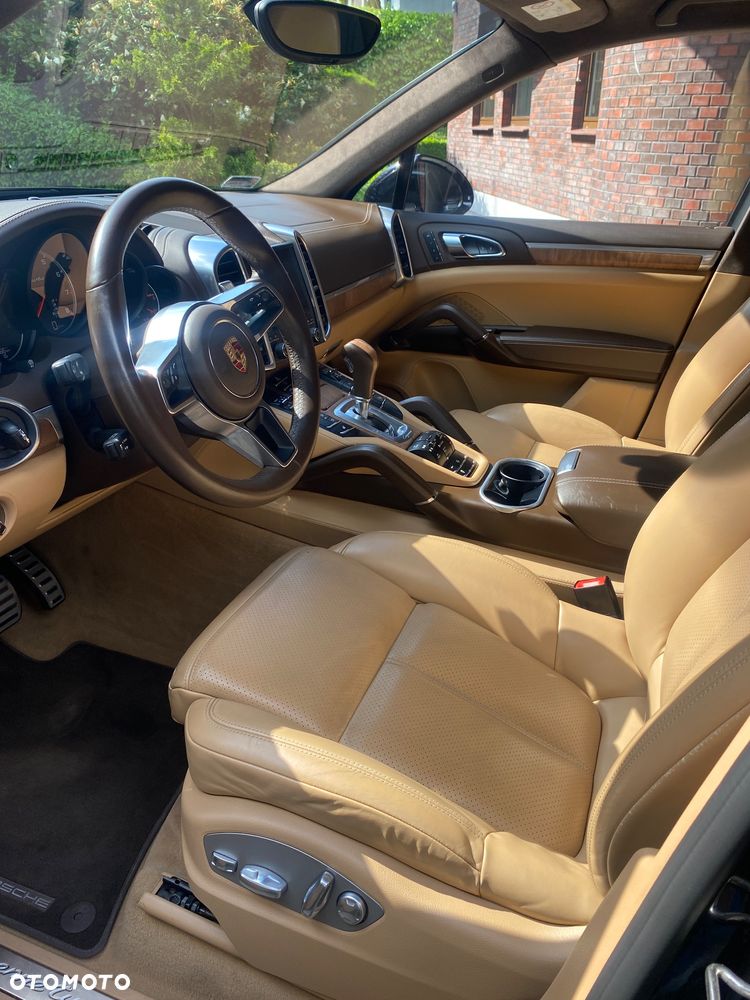 Porsche Cayenne Turbo - 11