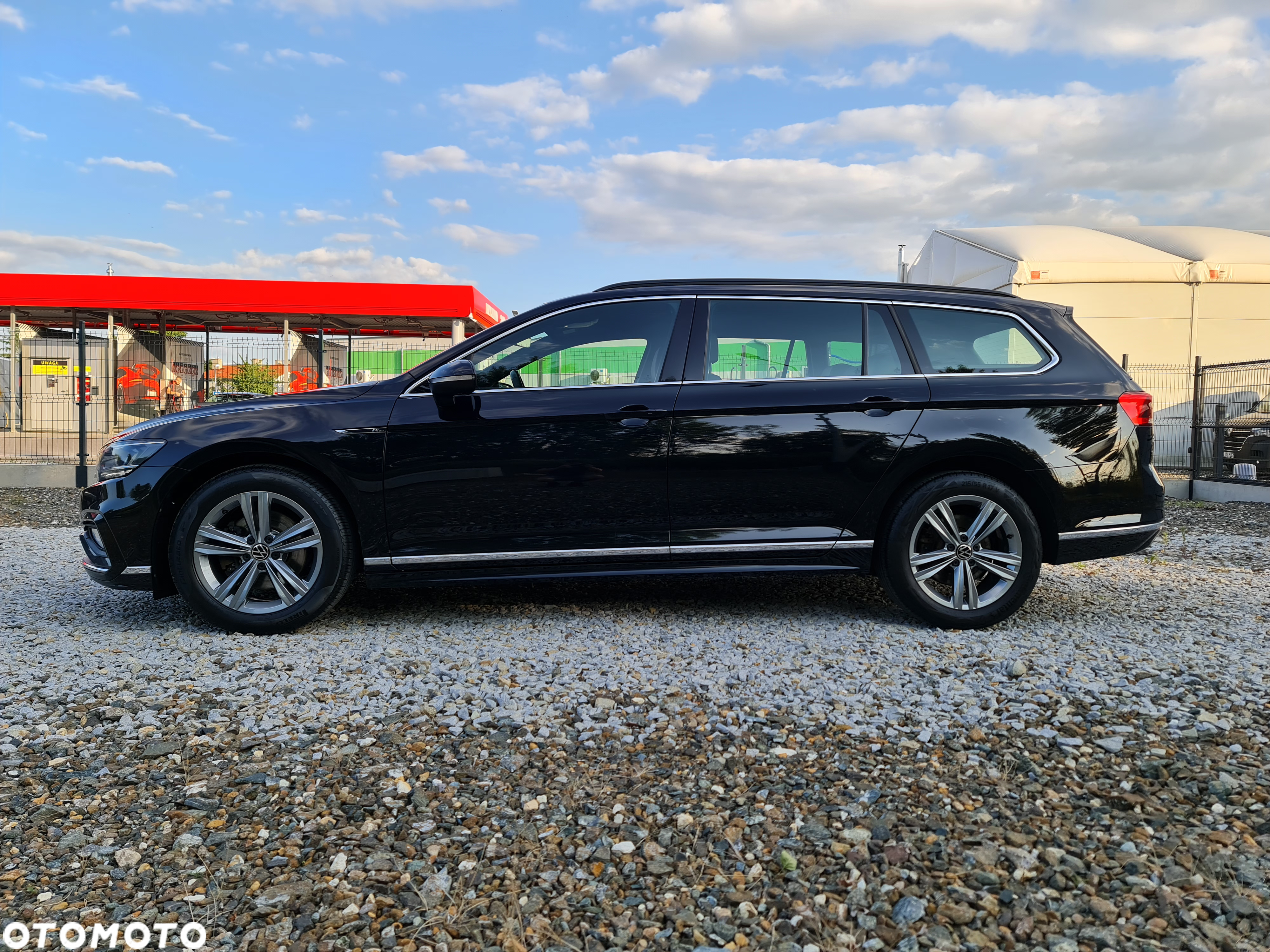 Volkswagen Passat Variant 2.0 TDI SCR DSG R-Line - 4