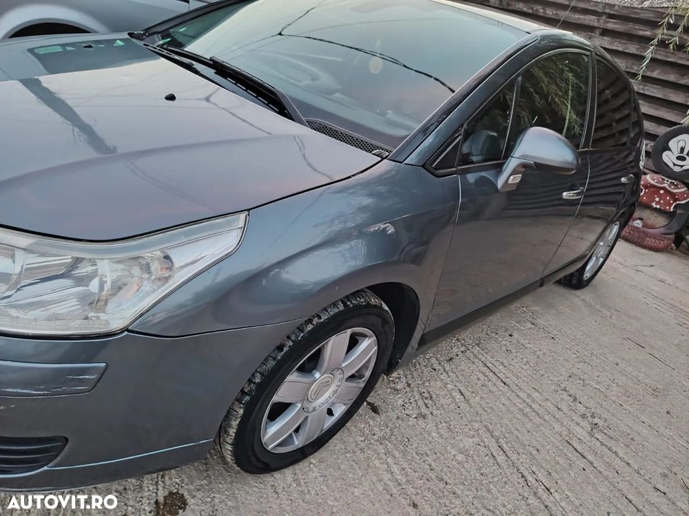 Citroën C4 1.6 HDI FAP Confort - 6