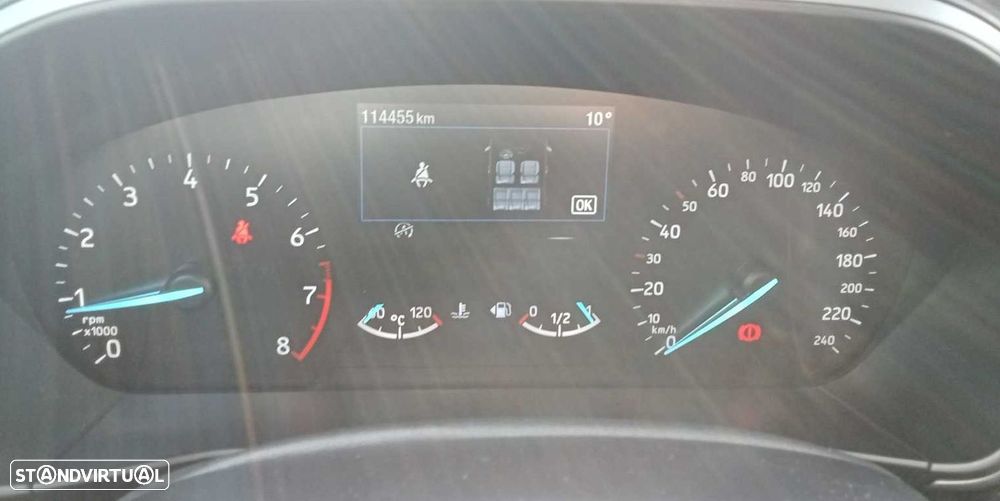 Ford Focus 1.0 EcoBoost MHEV Connected Design - 6