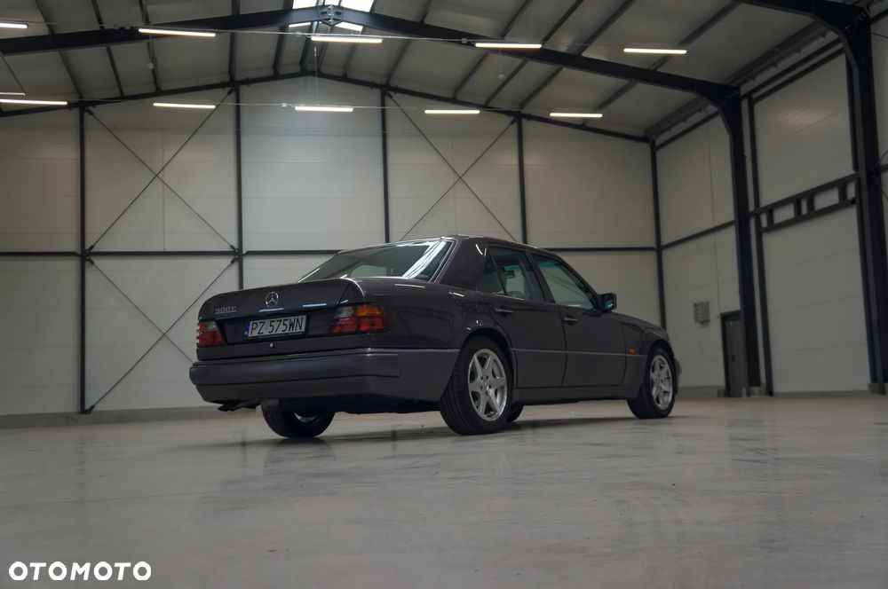Mercedes-Benz W124 (1984-1993) - 29