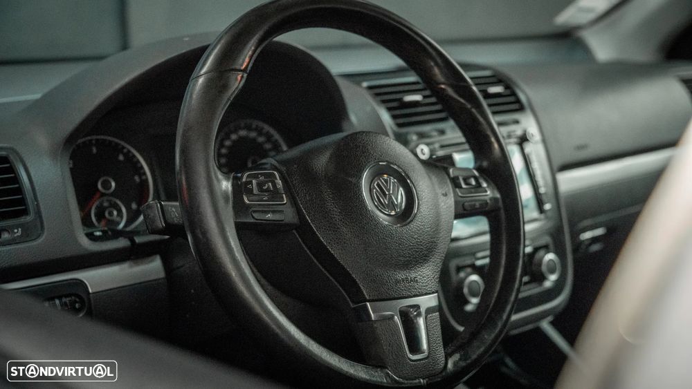 VW Jetta - 17