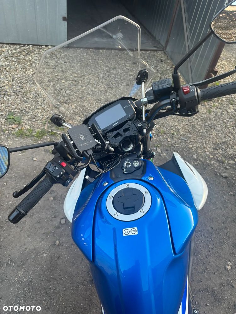 Suzuki GSX - 20