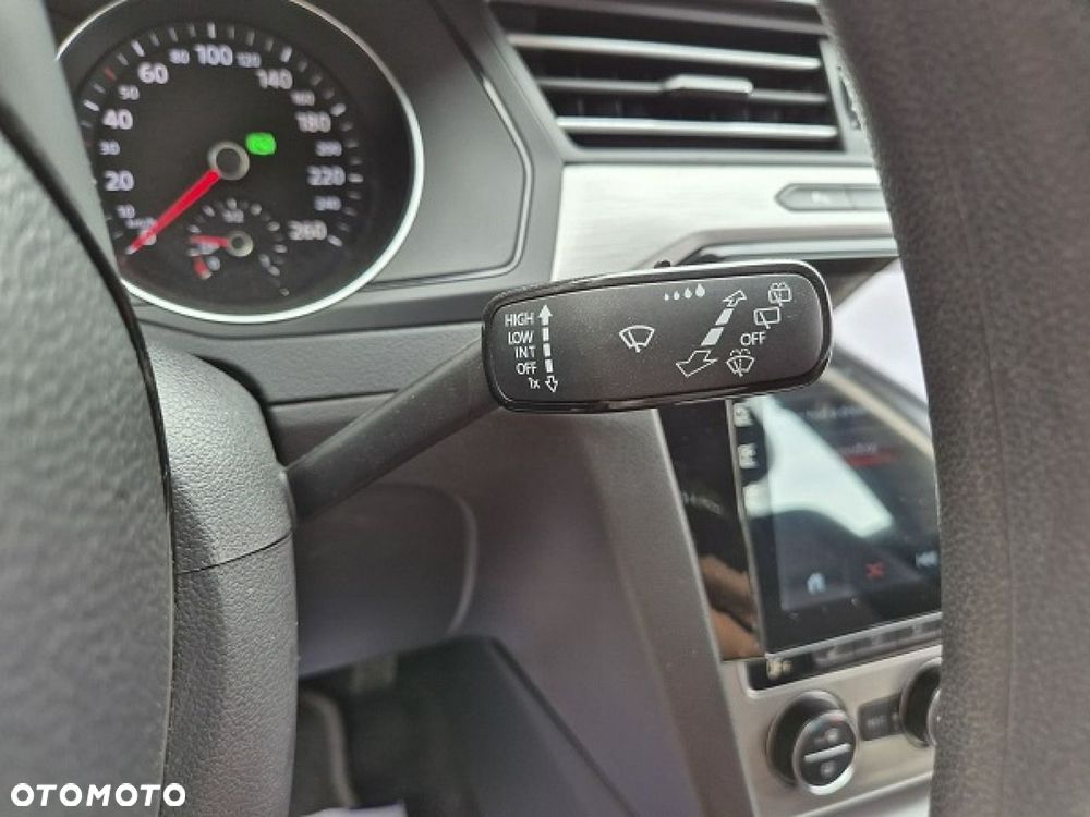Volkswagen Passat - 33