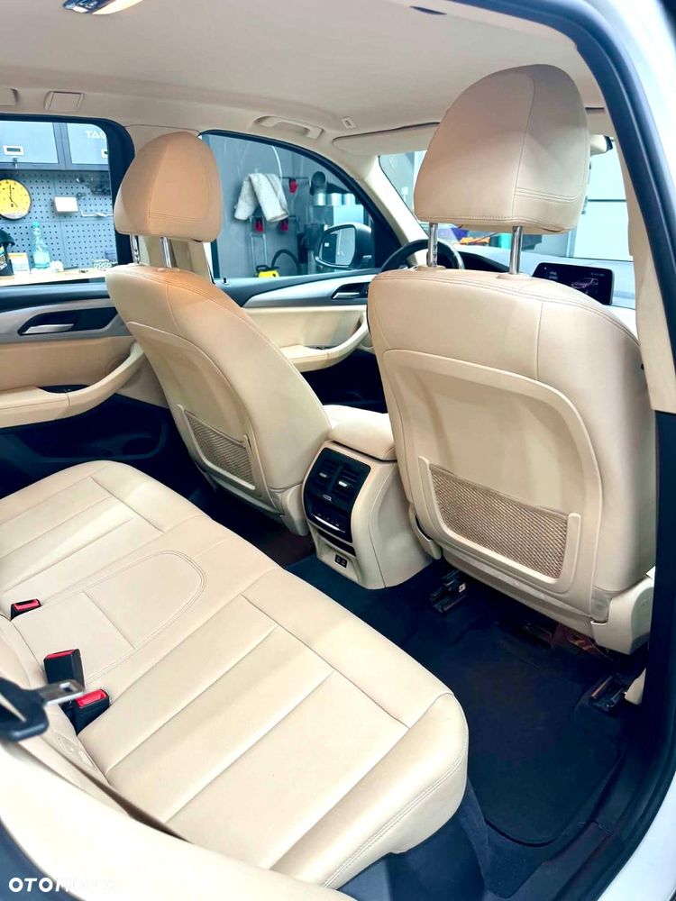 BMW X3 xDrive20d MHEV Advantage - 9