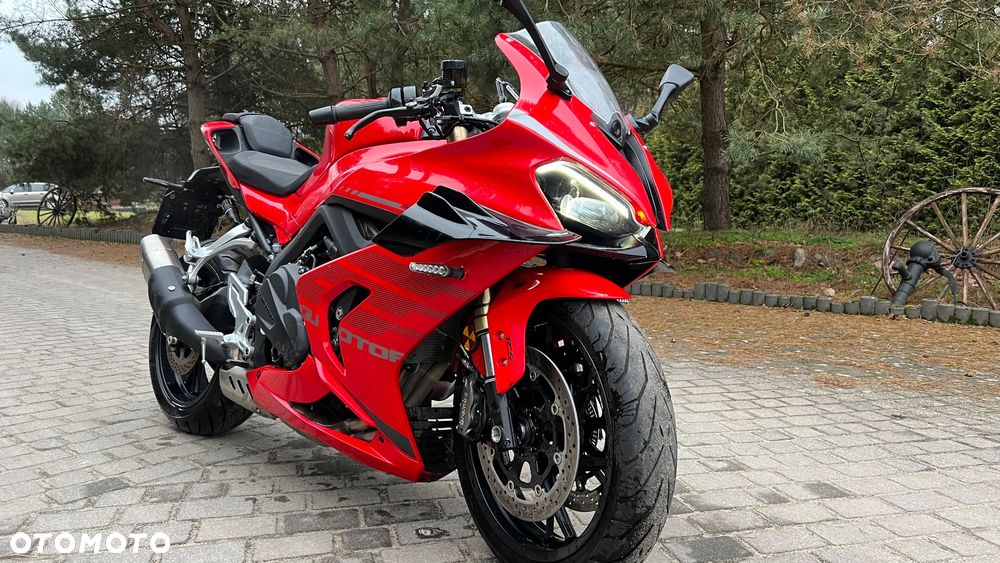 QJMOTOR SRK 800RR - 2