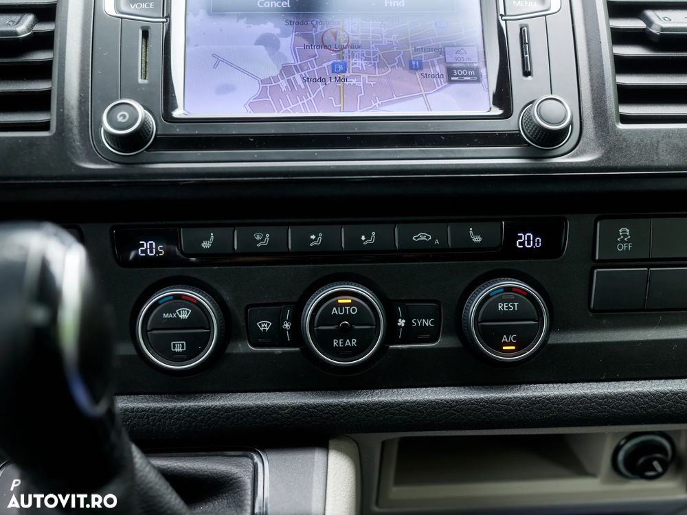 Volkswagen Caravelle KR Comfortline DSG 4M - 24