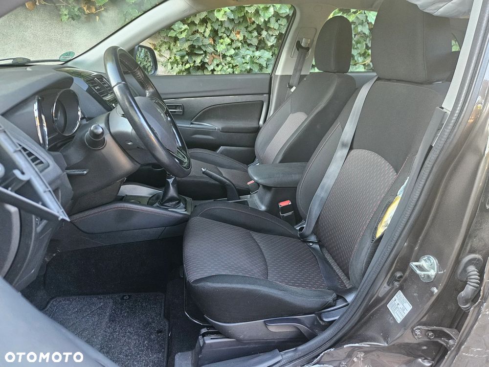 Mitsubishi ASX - 16