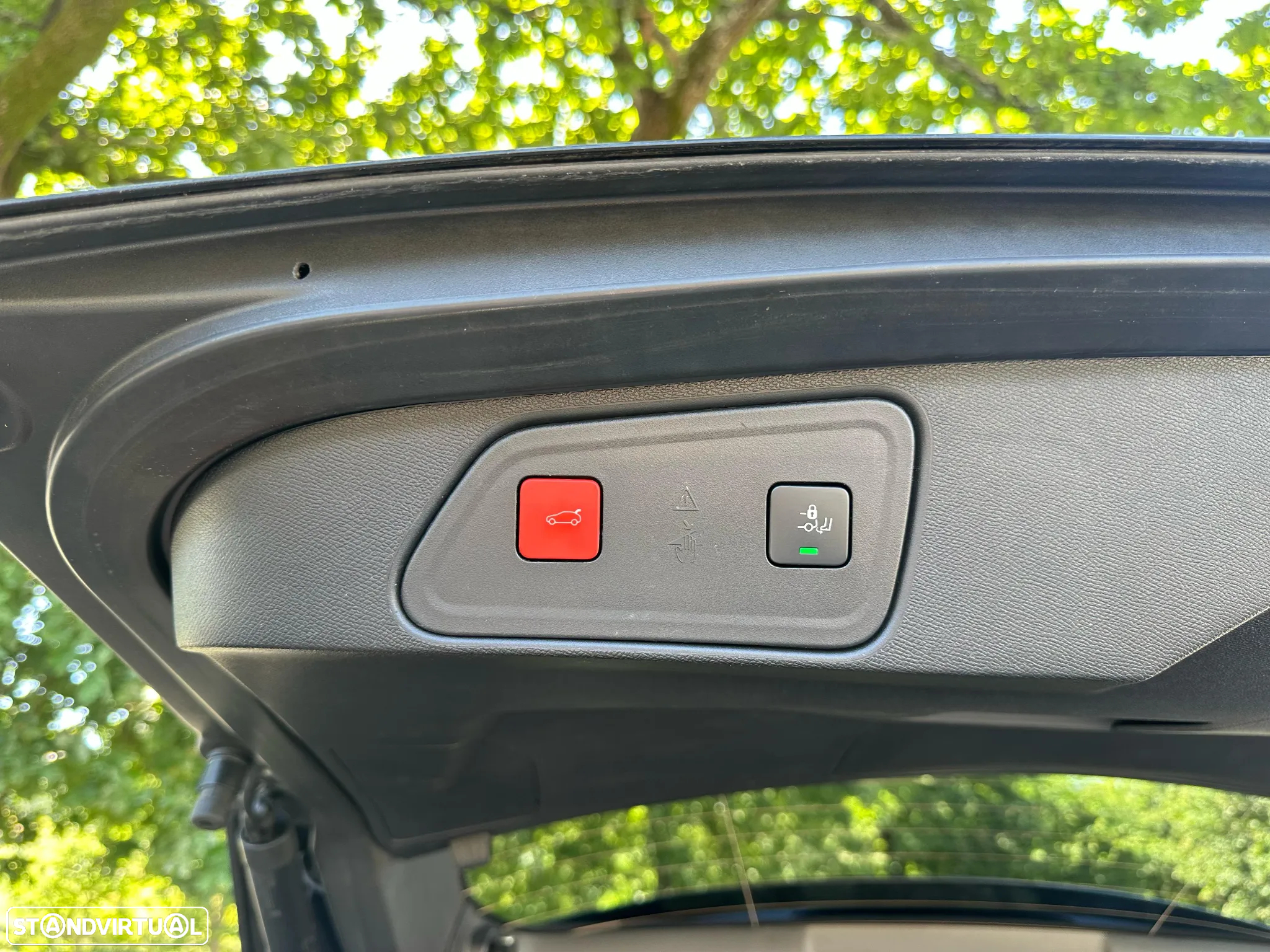 Peugeot 3008 1.6 Hybrid GT Pack e-EAT8 - 35