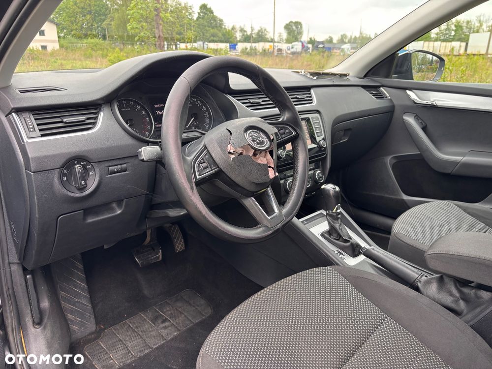 Skoda Octavia 1.6 TDI DPF DSG Ambition - 19