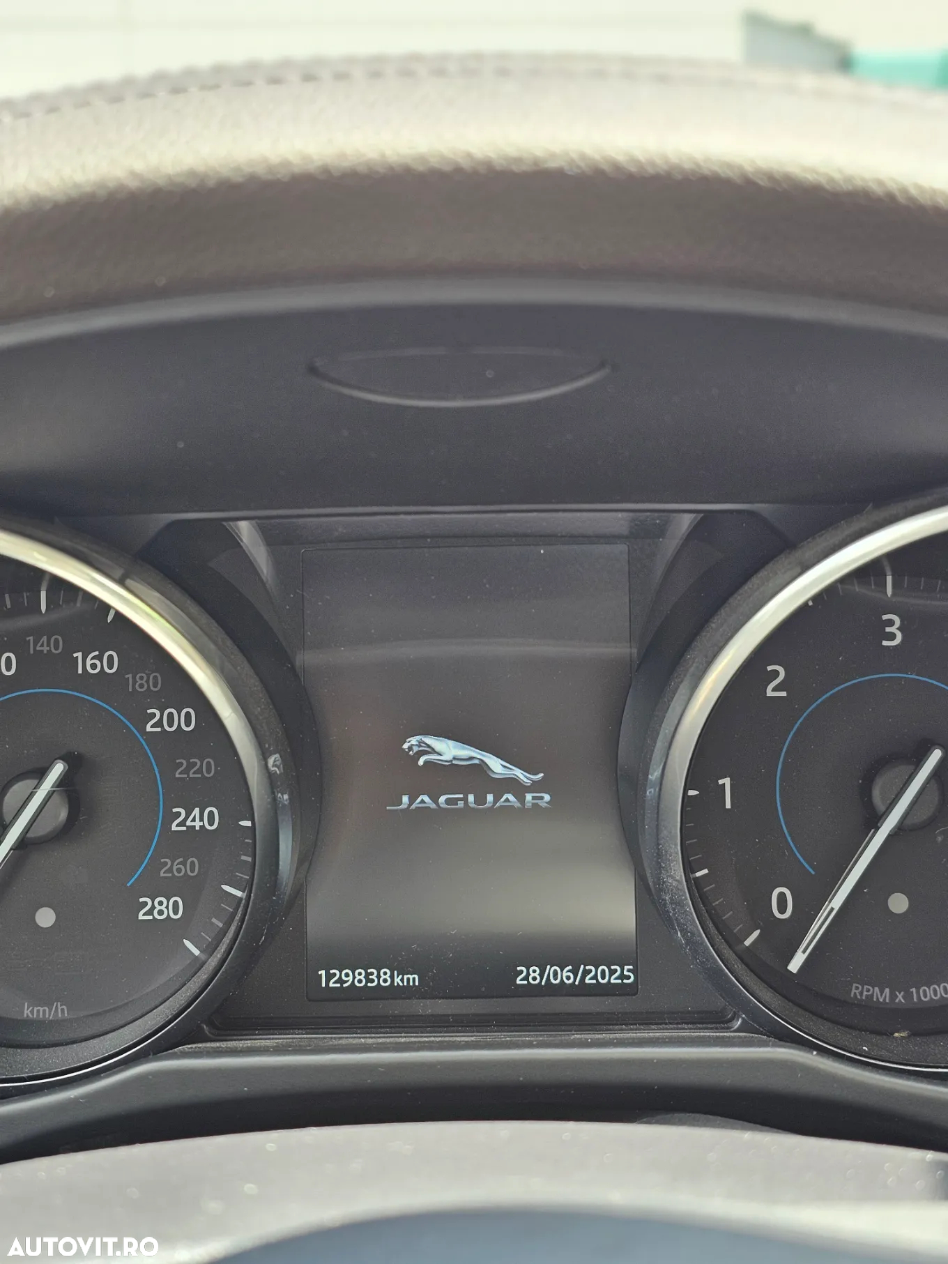 Jaguar XF 20d RWD E-Performance Prestige - 27