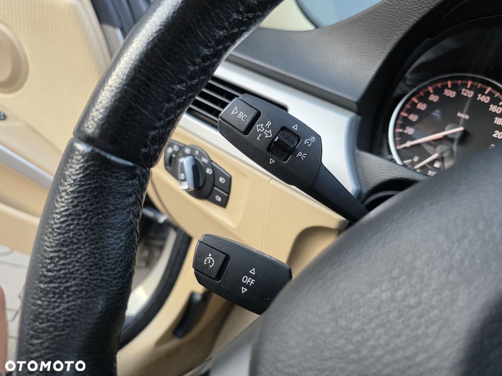 BMW Seria 3 318i - 17