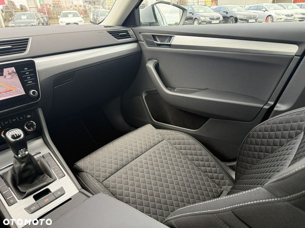 Skoda Superb 2.0 TDI SCR Ambition - 21