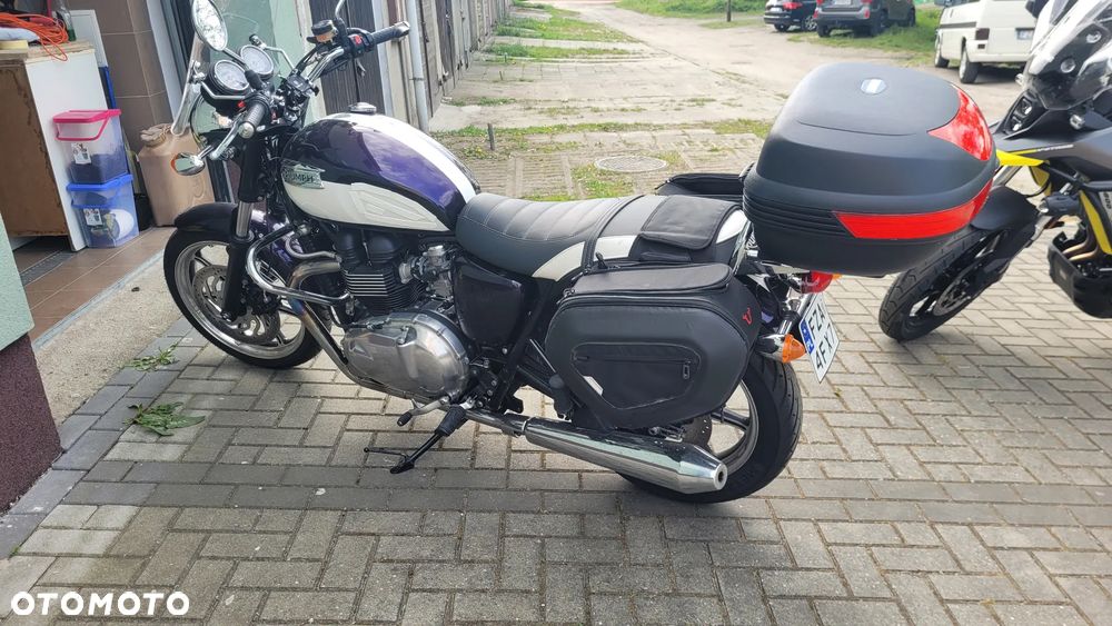 Triumph Bonneville - 3