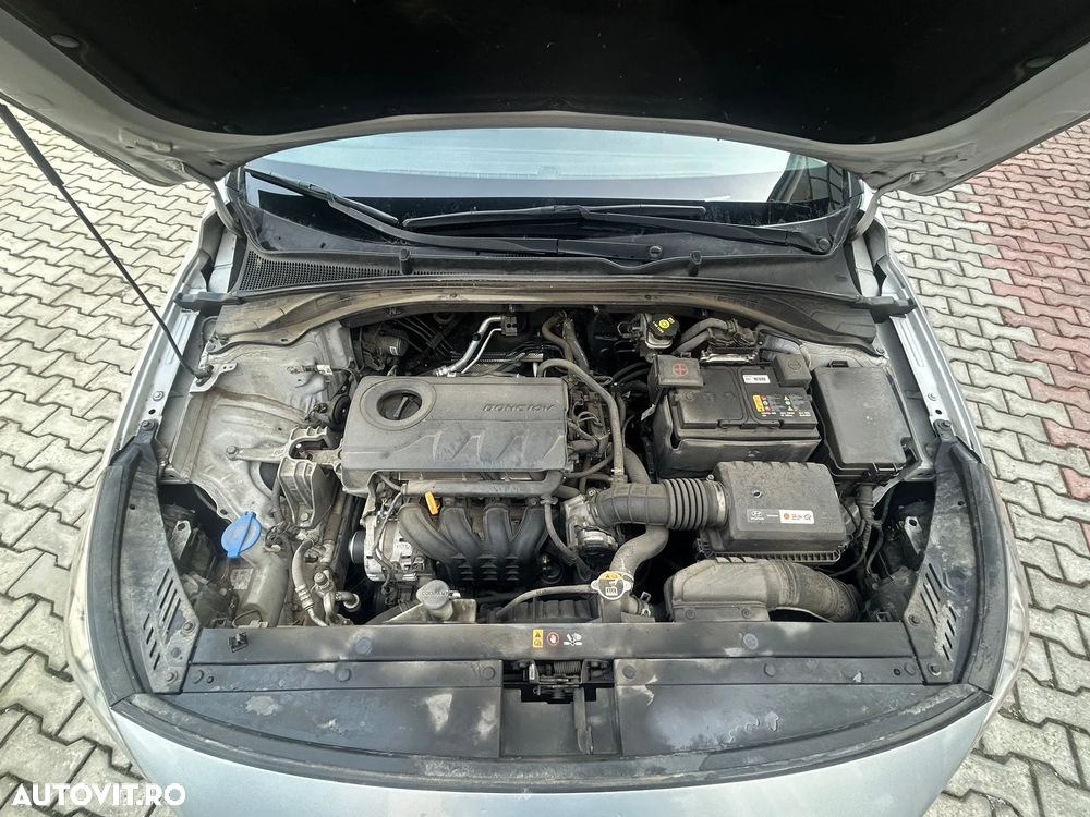 Hyundai i30 1.4 100CP 5DR M/T Classic - 9