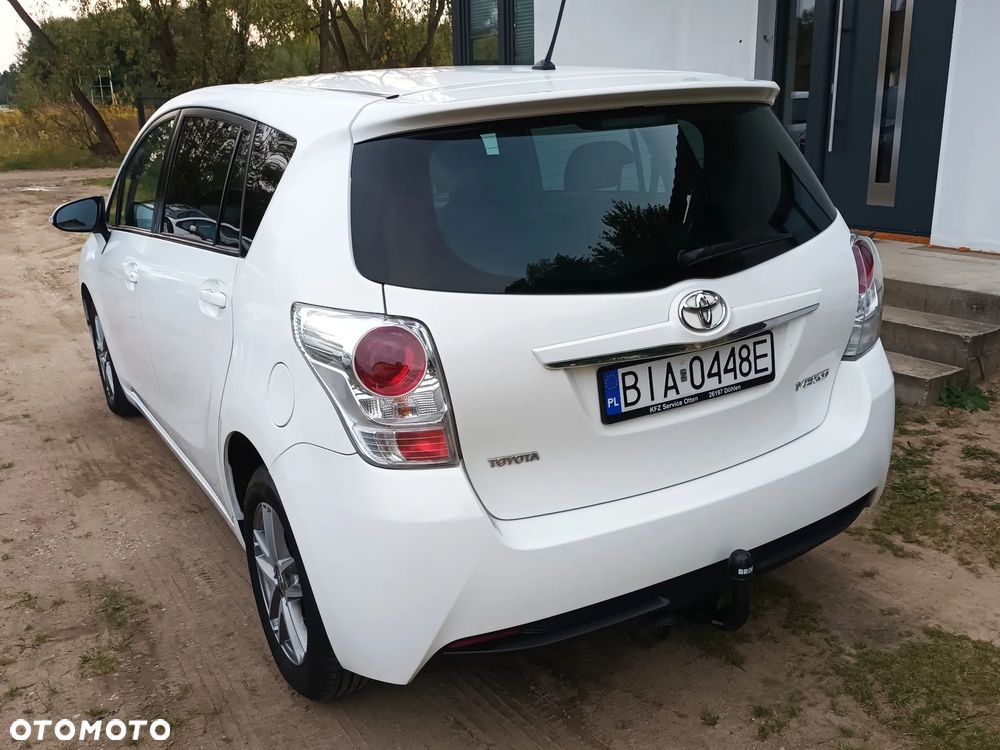 Toyota Verso 2015 photo 4