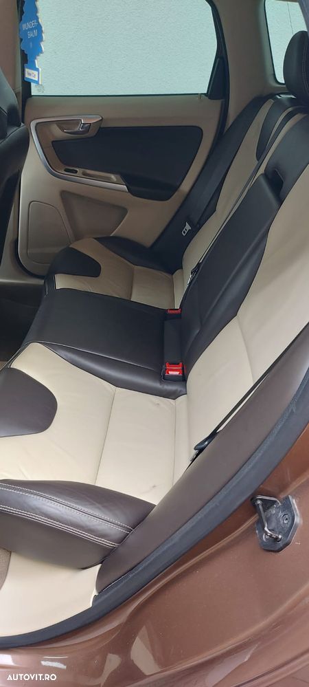 Volvo XC 60 2.4D AWD Base - 15