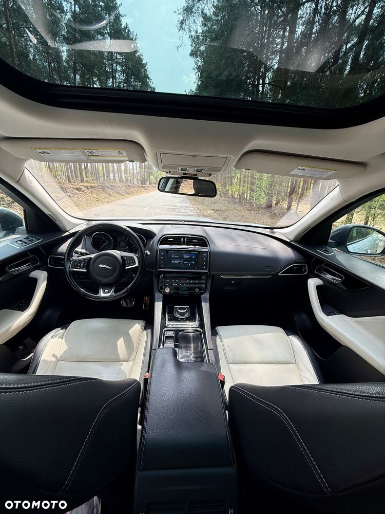 Jaguar F-Pace 35t AWD R-Sport - 11