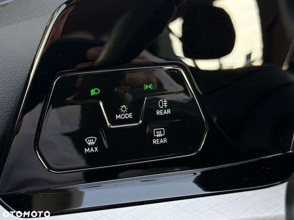 Volkswagen Golf - 32