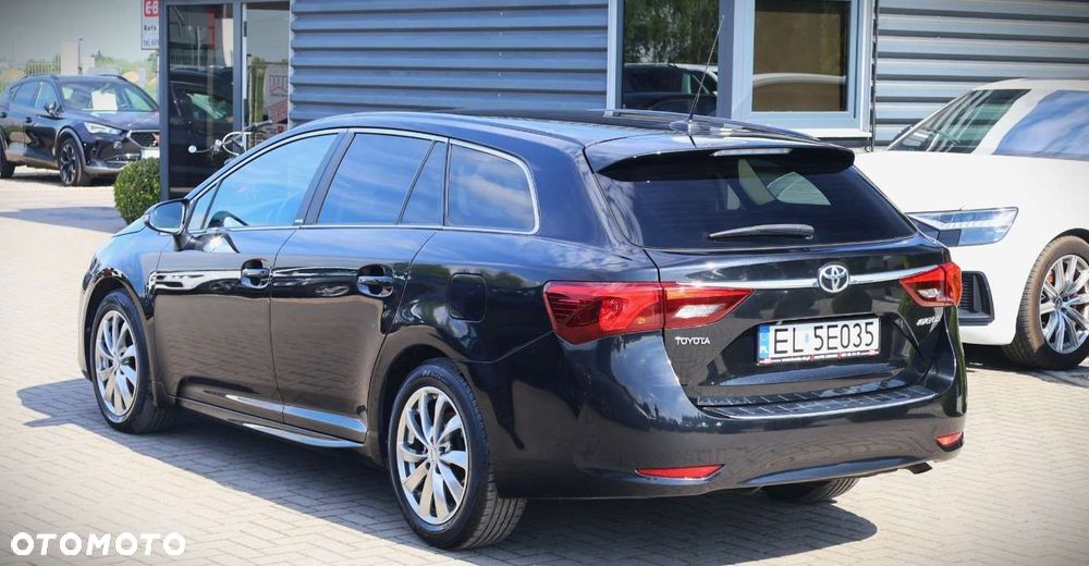 Toyota Avensis - 8
