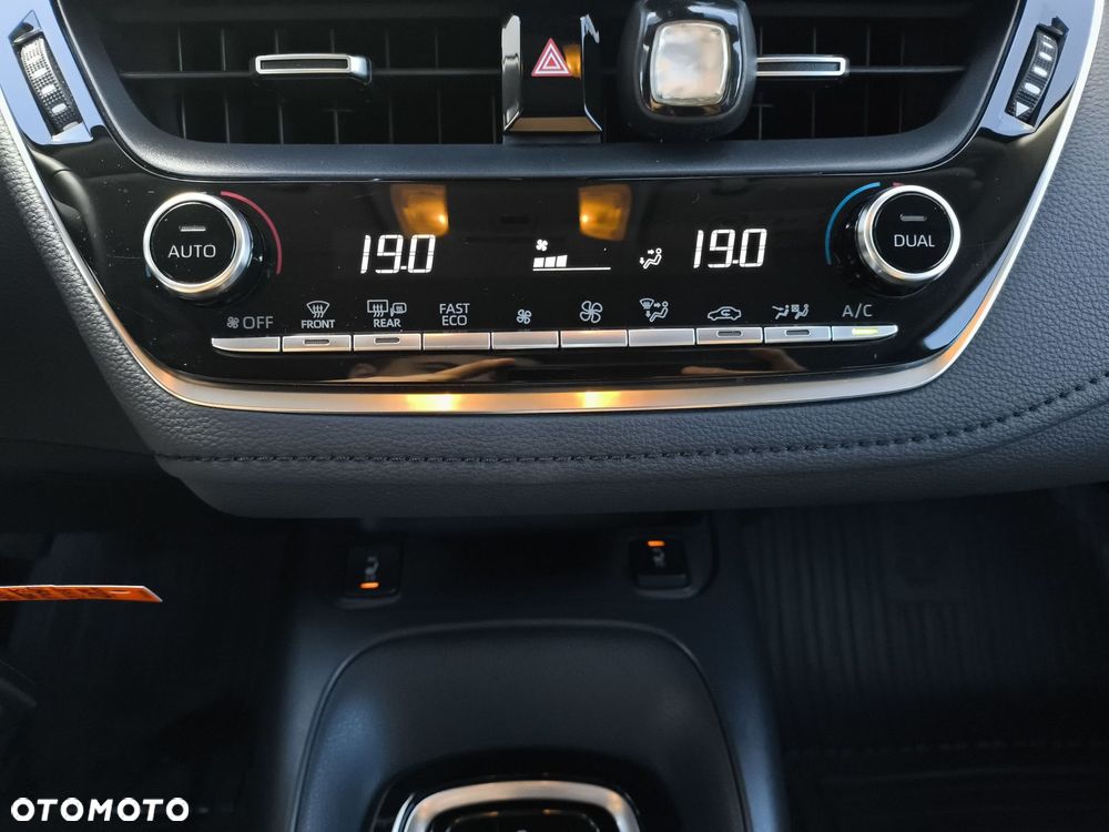 Toyota Corolla - 23