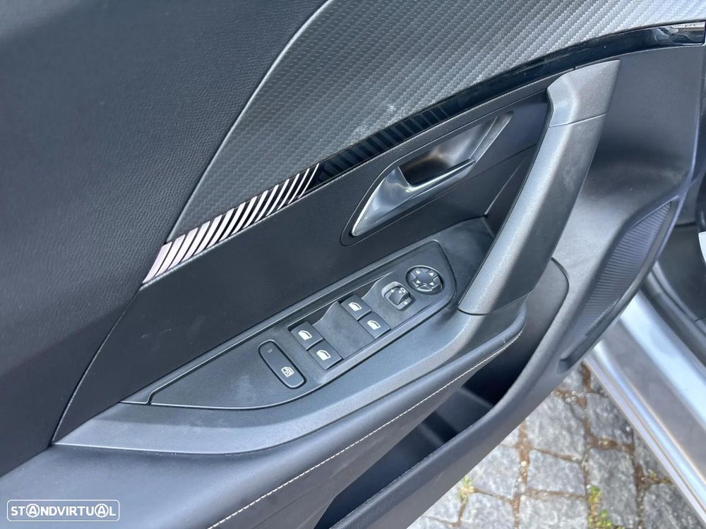 Peugeot 2008 Hybrid 145 e-DSC Allure - 25