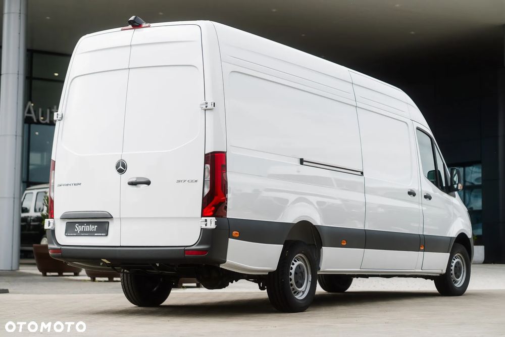 Mercedes-Benz Sprinter - 6