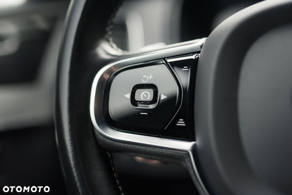 Volvo XC 90 D5 AWD R-Design - 28