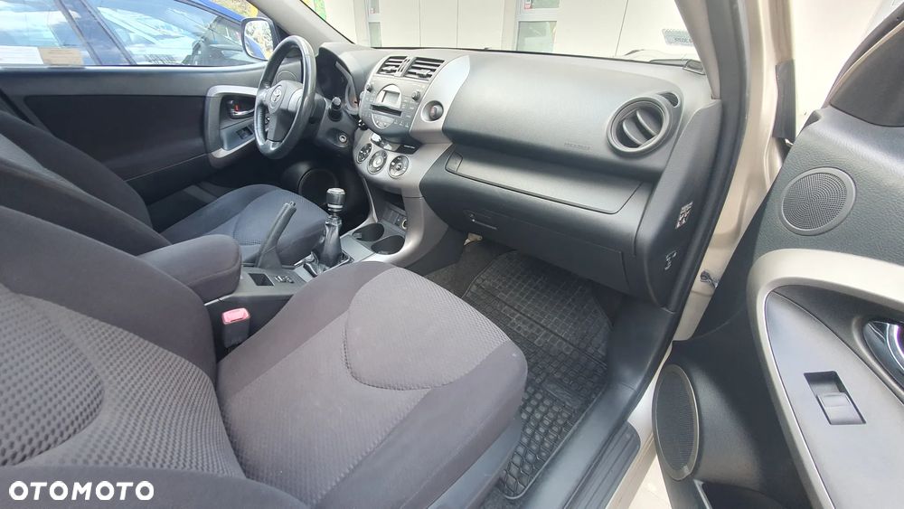 Toyota RAV4 2.2 D-4D 4x4 Sol - 10