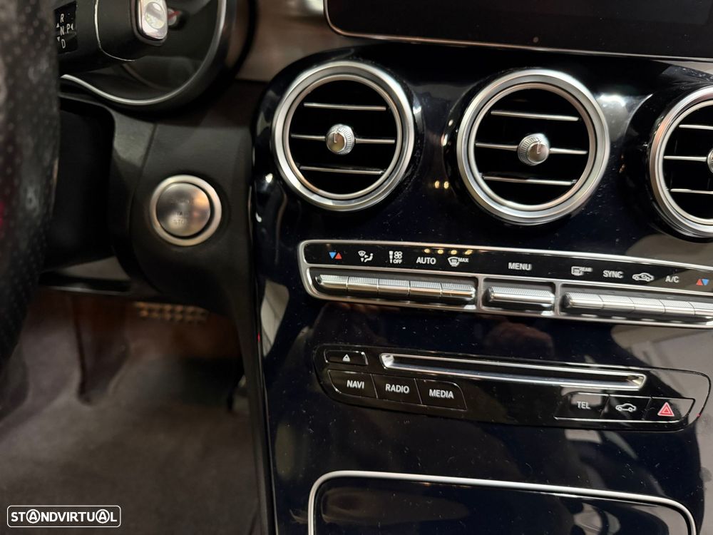 Mercedes-Benz C 300 h AMG Line - 12