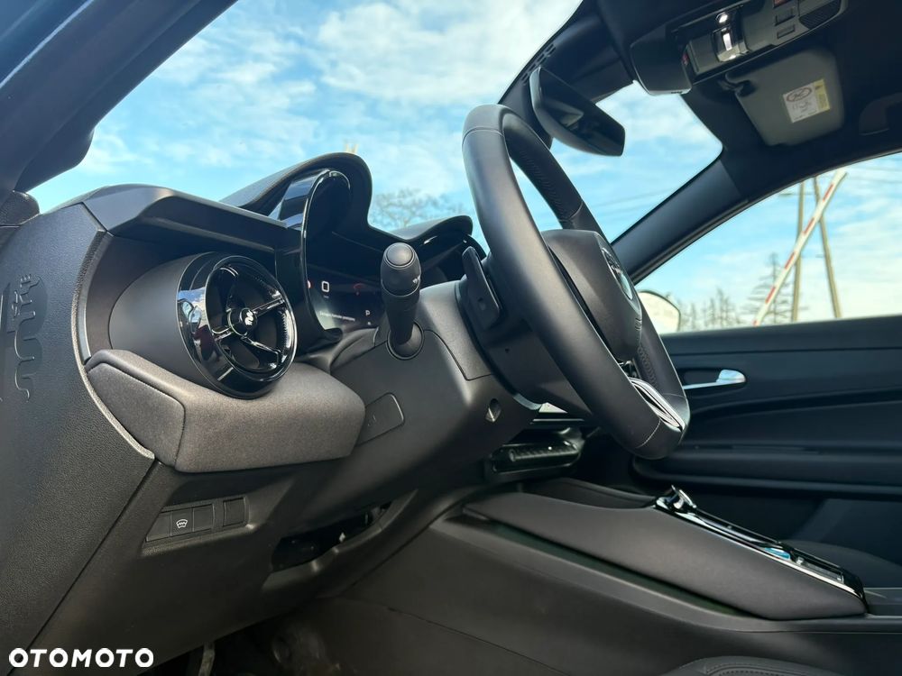 Alfa Romeo Junior 1.2 mHEV Ibrida Speciale eDCT - 11