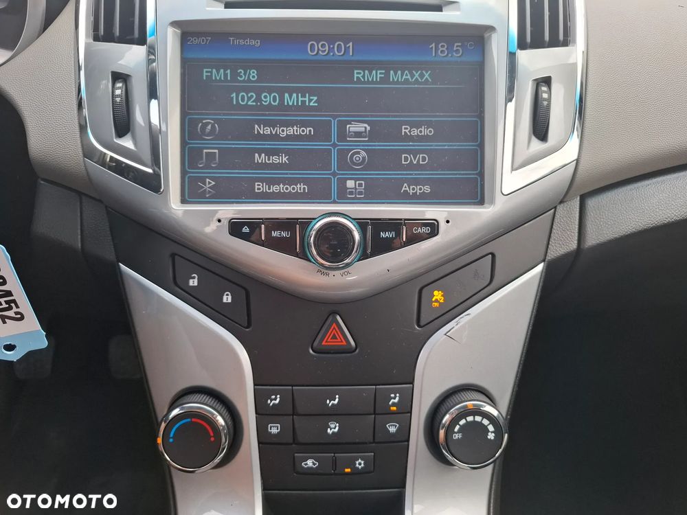 Chevrolet Cruze 1.6 LT - 24