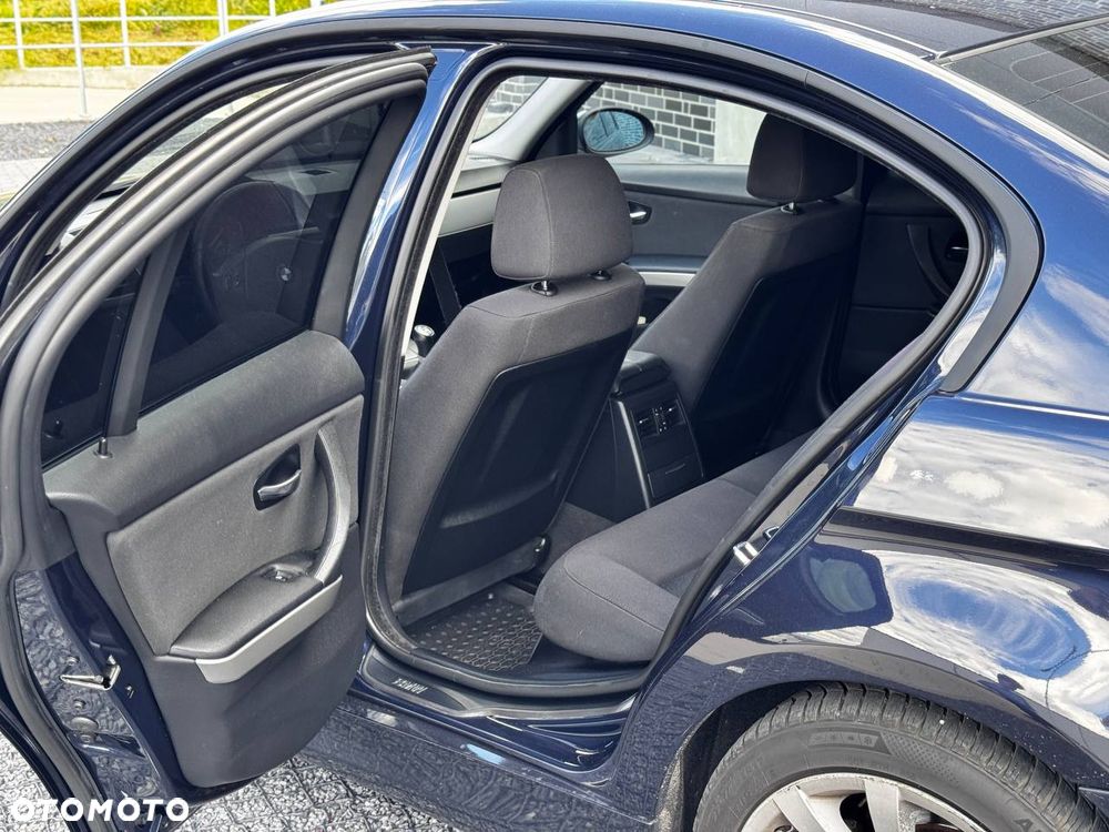 BMW Seria 3 318d - 8
