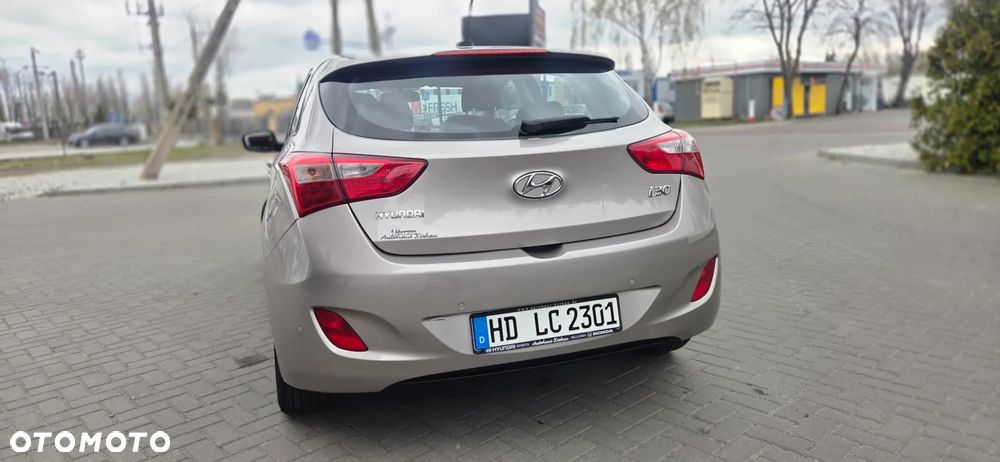 Hyundai i30 1.6 CRDi Premium - 10