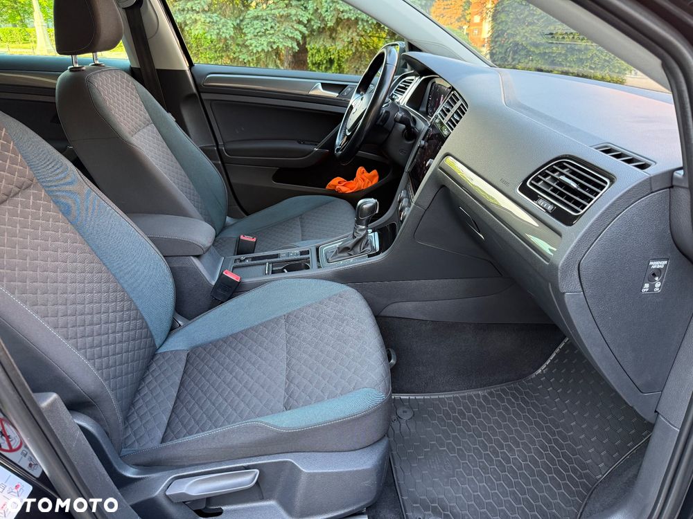 Volkswagen Golf 1.6 TDI SCR DSG IQ.DRIVE - 27