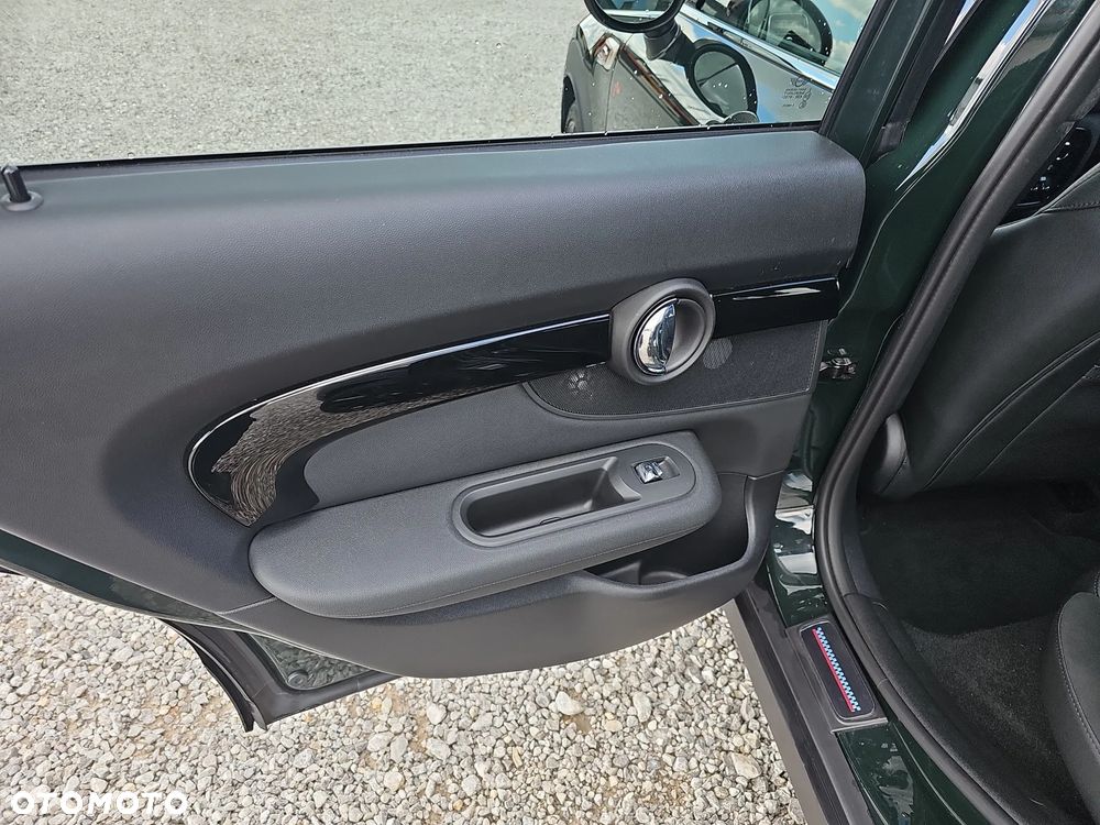 MINI John Cooper Works - 25