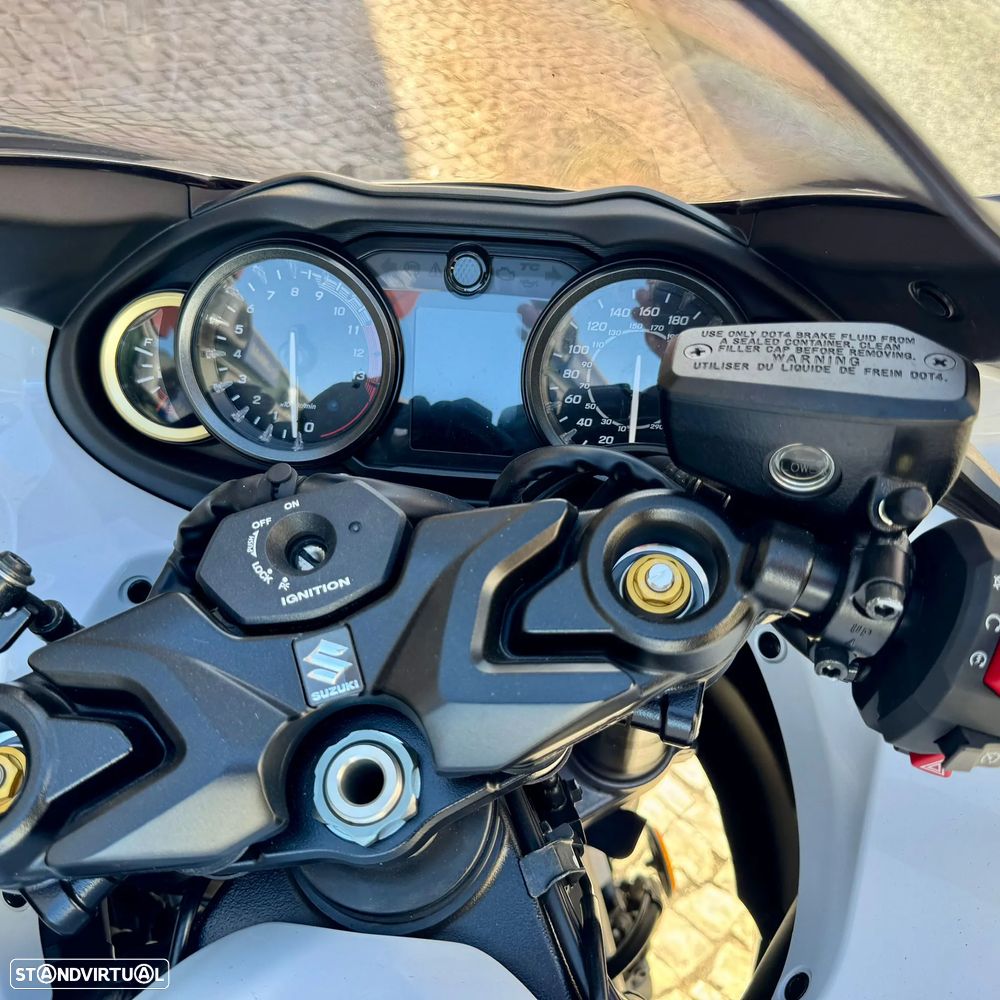 Suzuki Hayabusa GSX 1300 R - 20