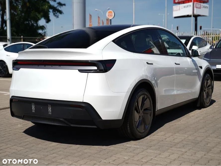 Tesla Y 83.1kWh Long Range RWD - 4